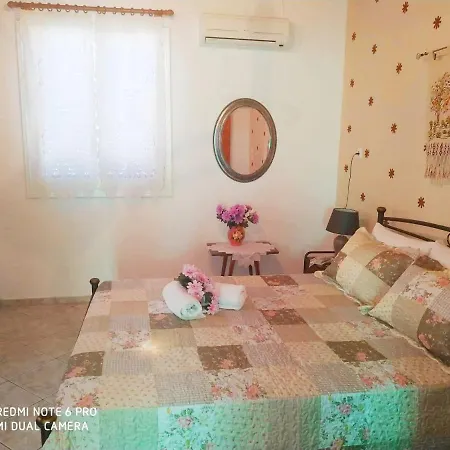 Traditional Trikeri Escape House