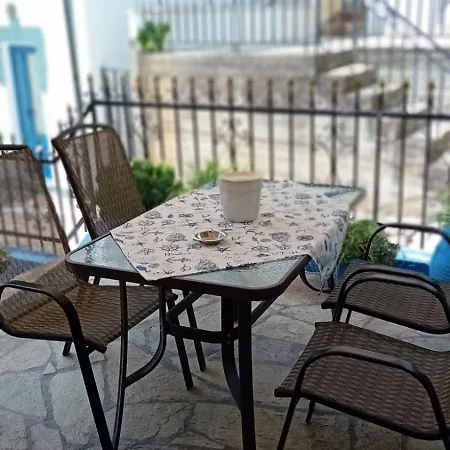 Traditional Trikeri Escape House Holiday home
